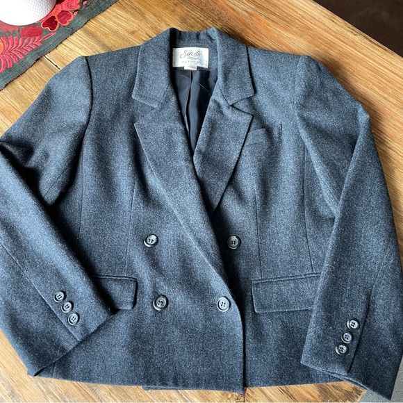 90’s Vintage Saville Blazer - 6 petite double-breasted wool. This is a … - Picture 2 of 11